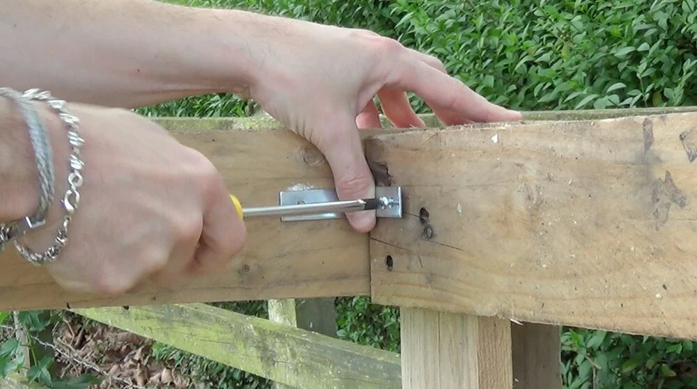 How to Build a Compost Bin Out of Used Wood Pallets — kitchen plot